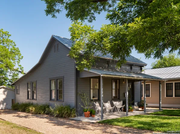 905 N MESQUITE ST, San Antonio, TX 78202