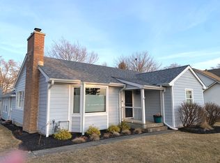 69 N Midlothian Rd, Mundelein, IL 60060