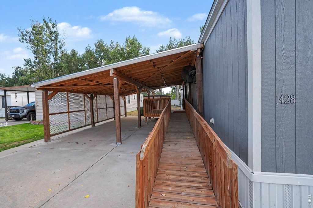 1428 Sunset Pl #20
