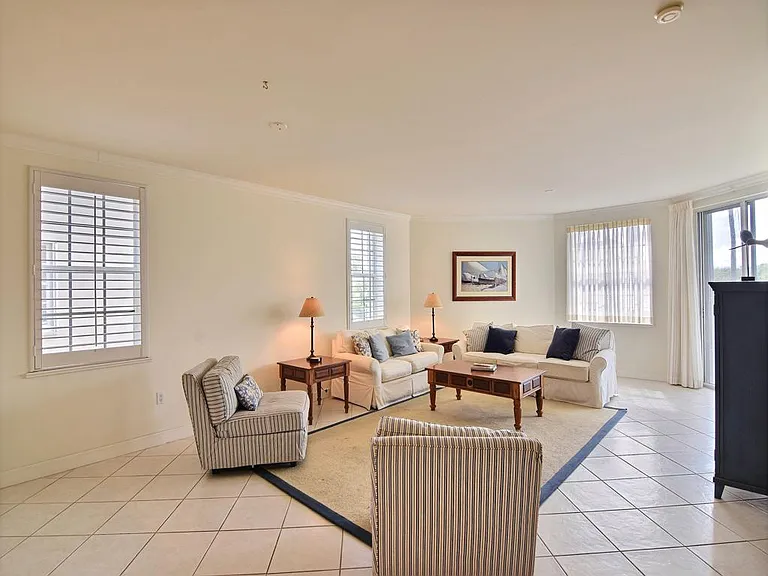940 Turtle Cove Ln #210 — Photo 3