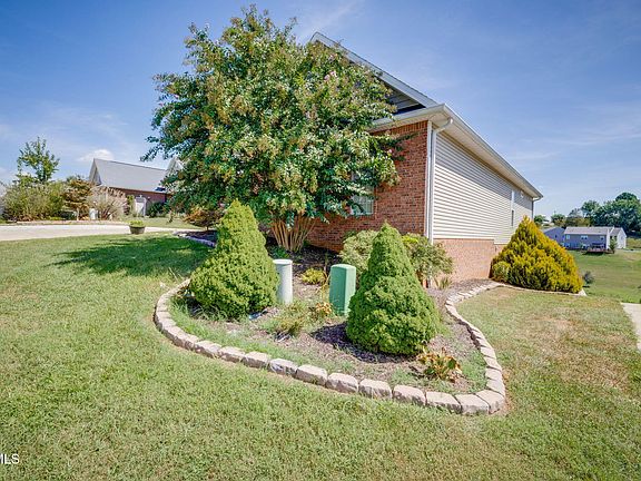 3rd image of 310 Sweetgrass Ln