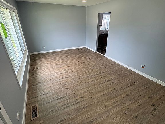 2nd image of 292 Paxton Ave