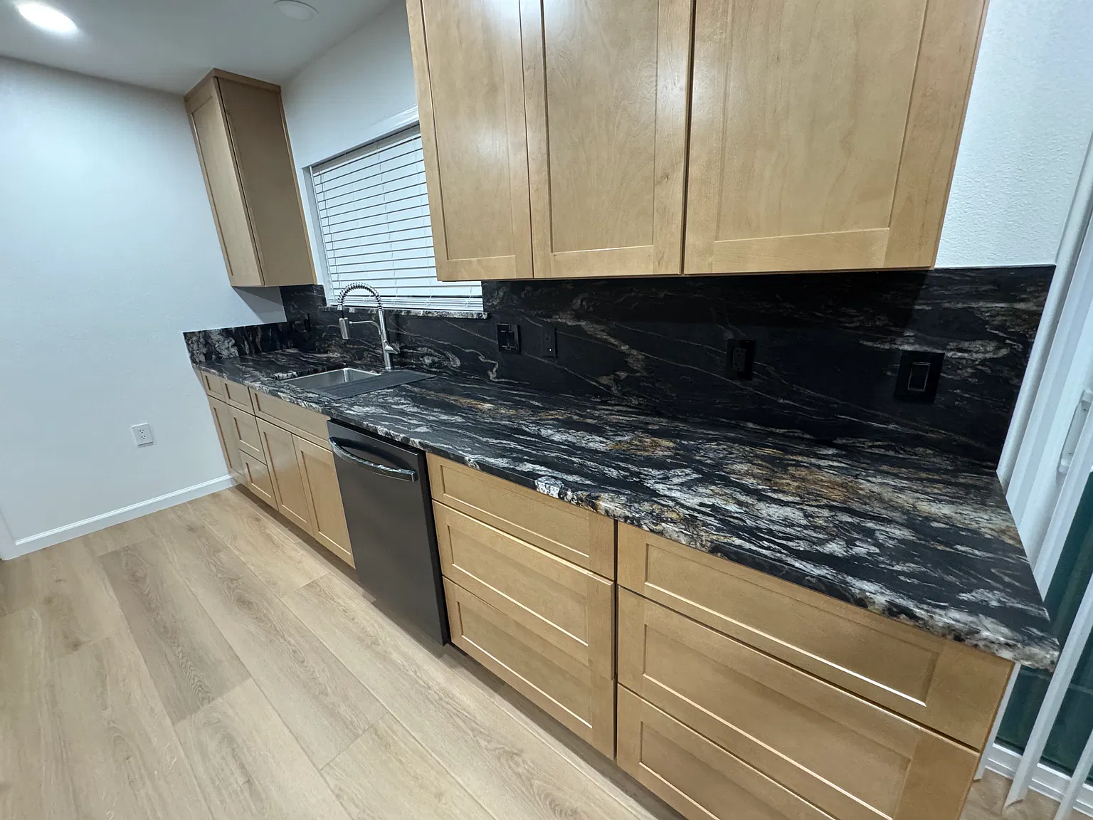 2405 Versailles Dr — Photo 4