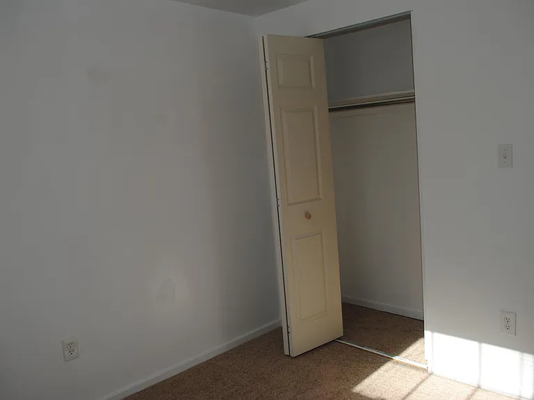 Yellowrose Ct — Photo 4
