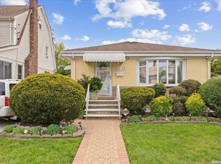 20304 100th Ave, Hollis, NY 11423