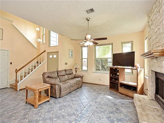 3rd image of 2110 Rosemary Ln