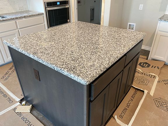 4th image of 1004 Wildwood Dr