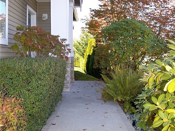 2nd image of 1221 65th St SE Unit 103