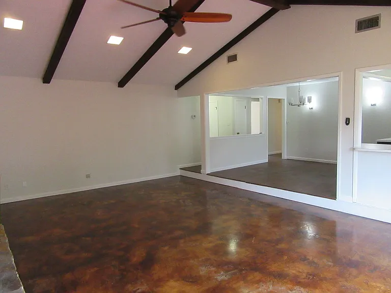 8629 Deerpoint Dr — Photo 9