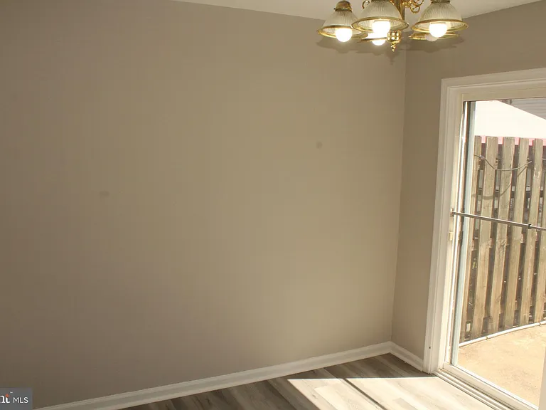 731 Denton Cir — Photo 11