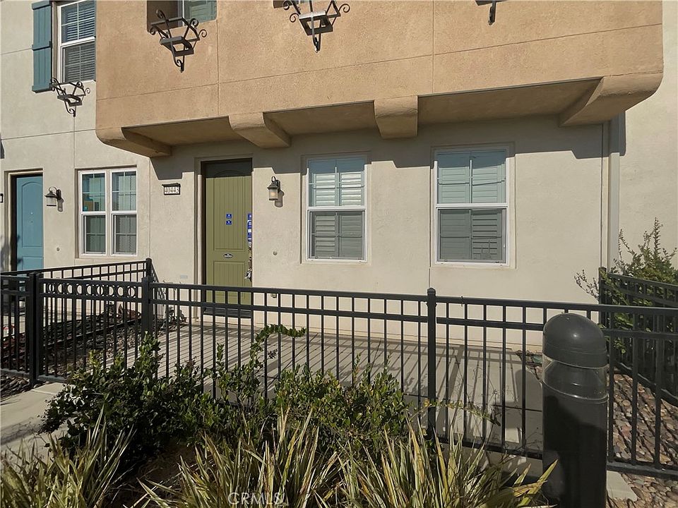 1st image of 40443 Calle Real