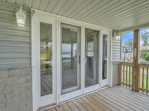 5th image of 702 Bay Rd