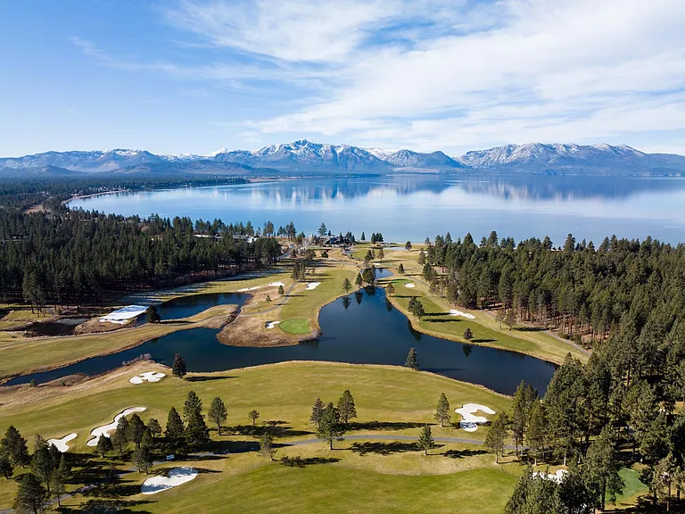 5 min. from the world renown Edgewood resort and golf course..