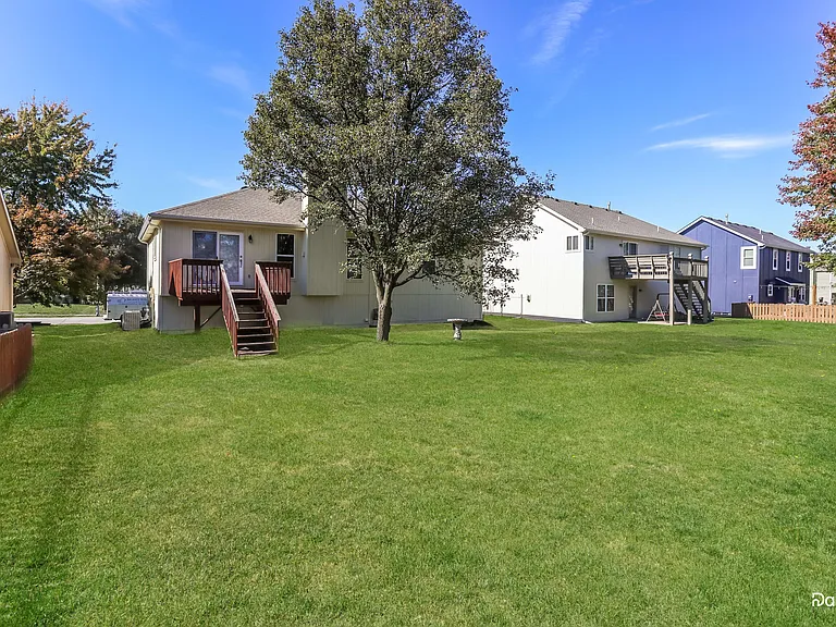 15907 Megan St — Photo 14