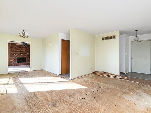 4th image of 1021 Kouns Ln