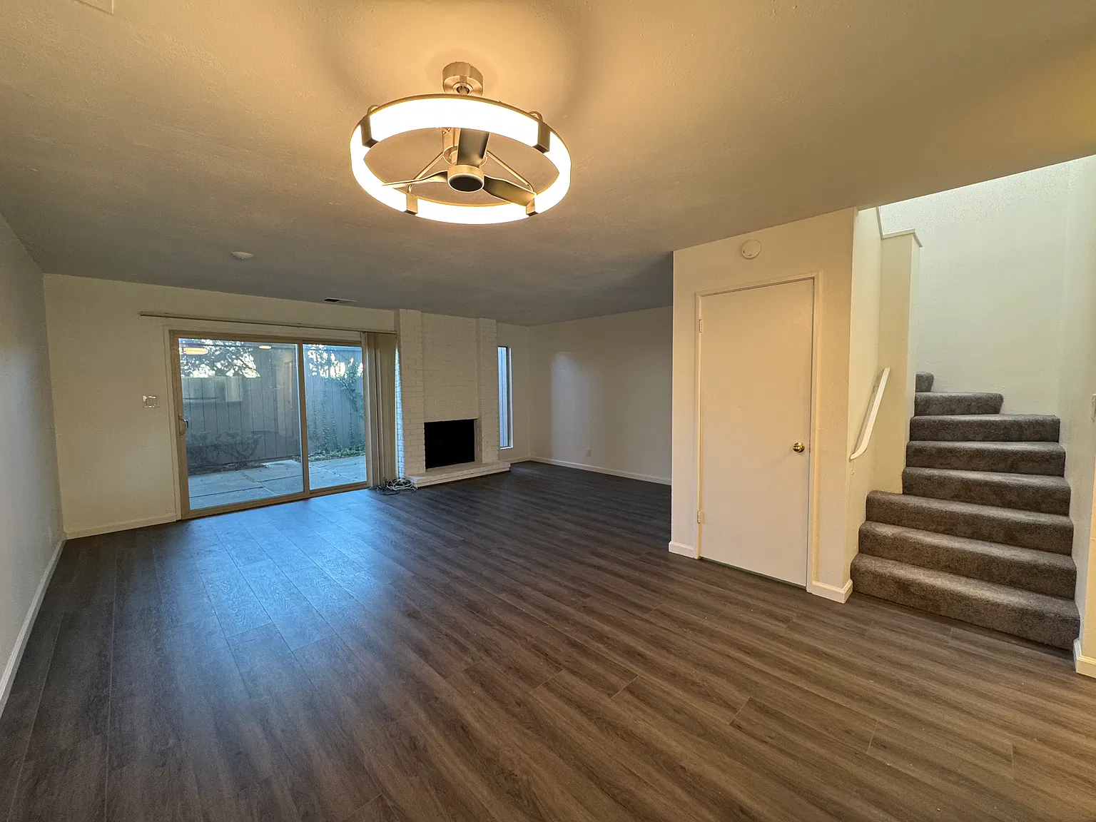 3 bed, 1.5 bath, 1312 sqft, $3,950 — Photo 3