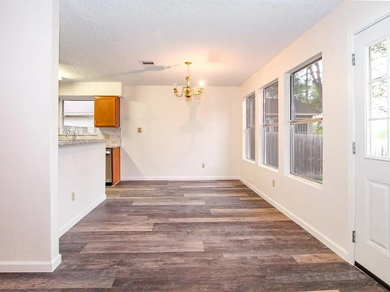 900 Sweetwater River Dr — Photo 5