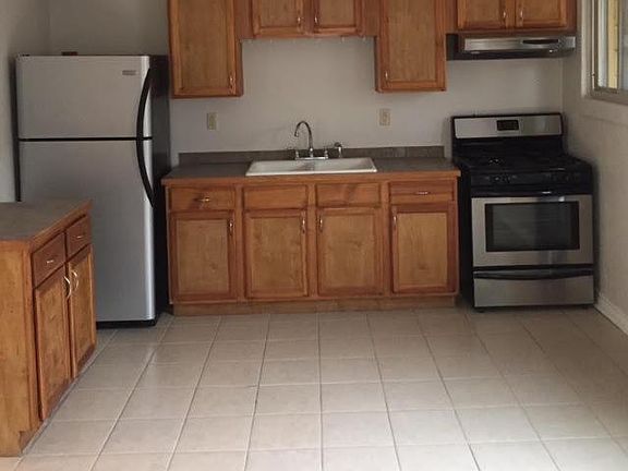 Large kitchen. Gas stove/oven. Access to private screened po