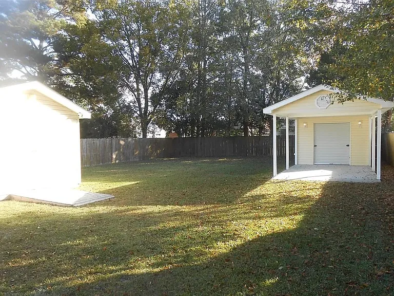 1402 Vance Dr — Photo 26