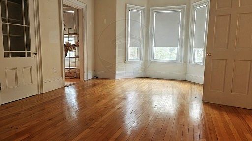 1st image of 38 Russell St #2