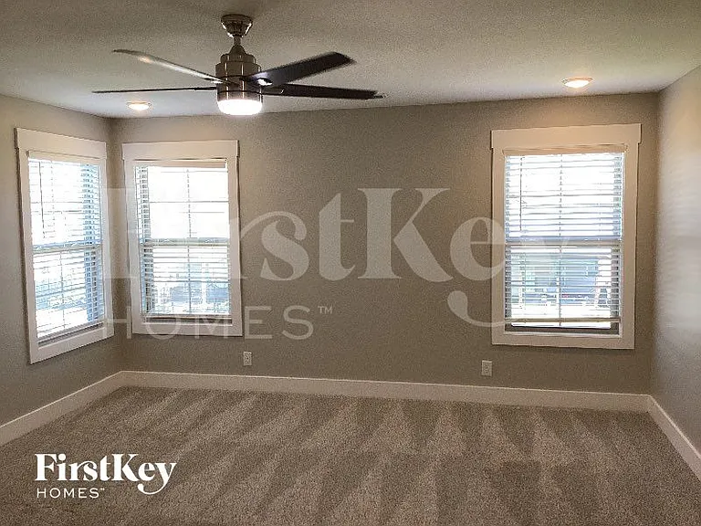 1456 Kingbird Dr — Photo 8