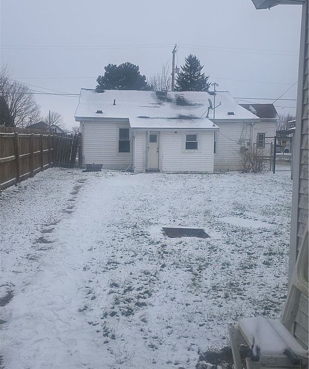 2nd image of 221 S High St