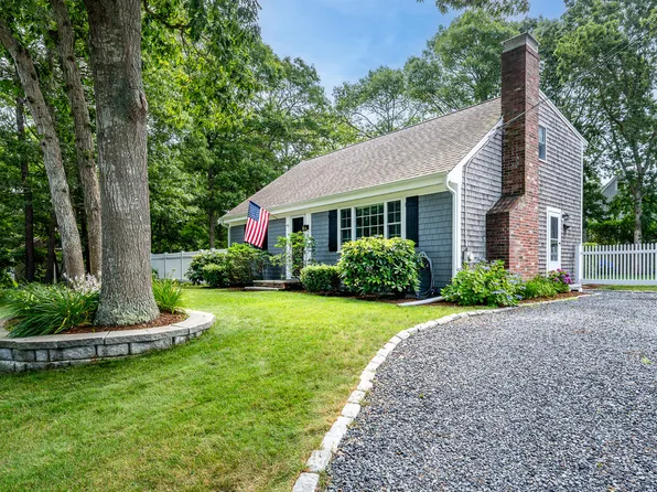 31 Bettys Path, West Yarmouth, MA 02673