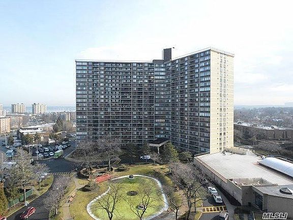 4th image of 1 Bay Club Dr APT 10D