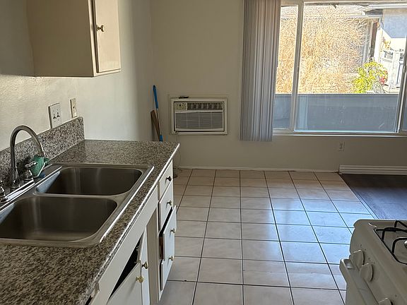 5th image of 616 S Santa Anita Ave APT 14
