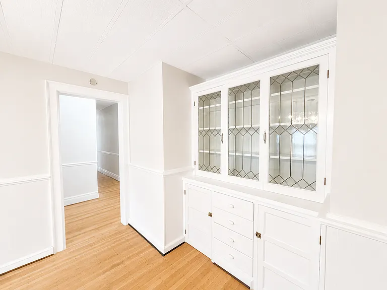 261 Richmond Ave #2 — Photo 9