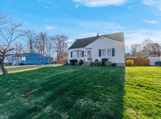 80 Colonial Blvd, West Haven, CT 06516