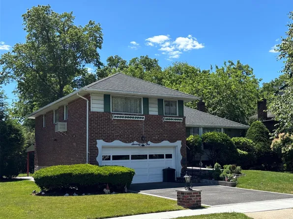 71 Parkway Drive, Syosset, NY 11791
