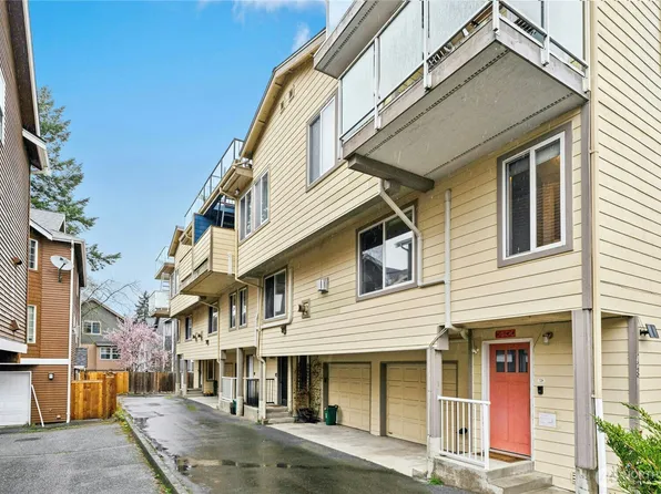 726 N 94th Street #B, Seattle, WA 98103