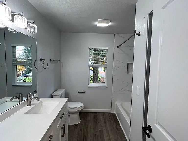 19215 15th Ave NE #103 — Photo 19