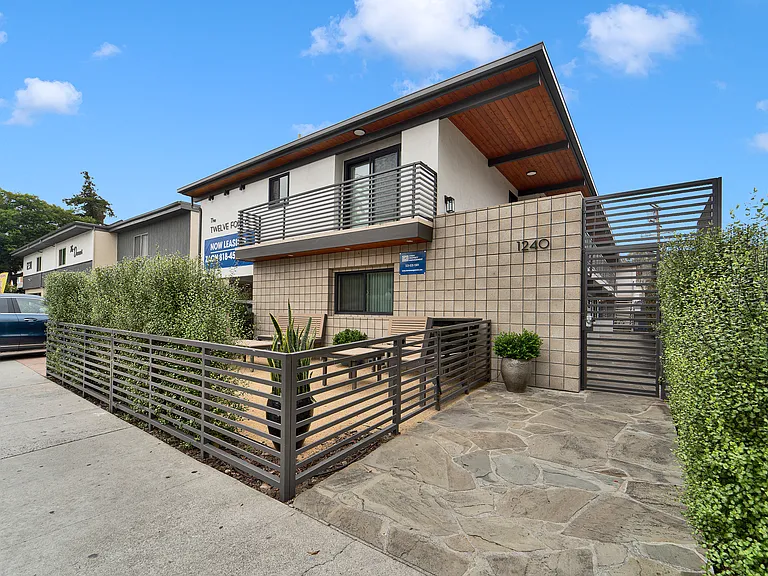 1240 W 29th St #9 — Photo 7