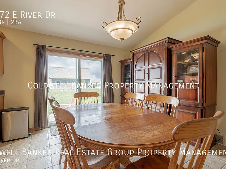 772 E River Dr — Photo 4