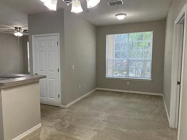 2 bed, 1170 sqft, $1,795 — Photo 2