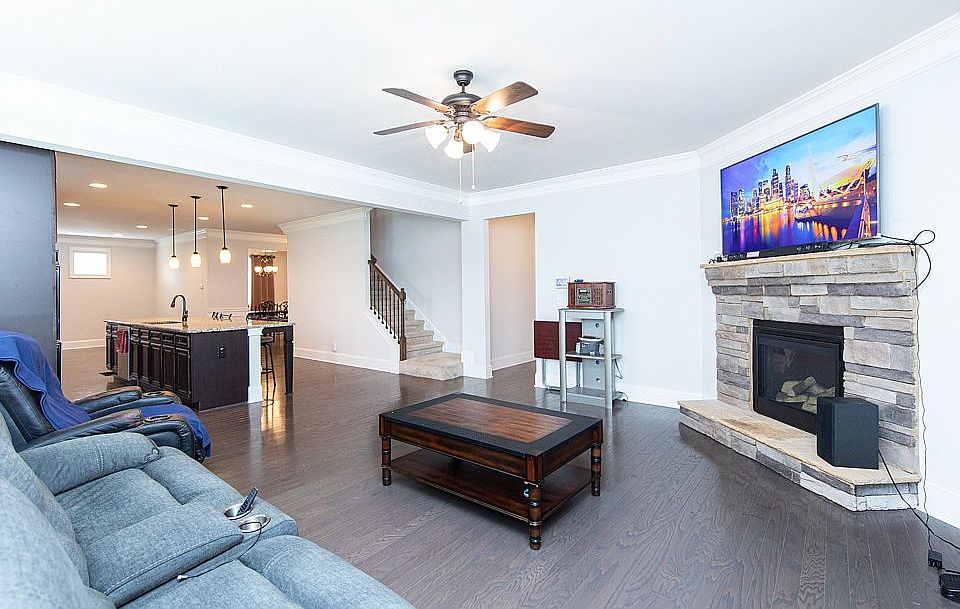 2nd image of 300 Brightfield Dr
