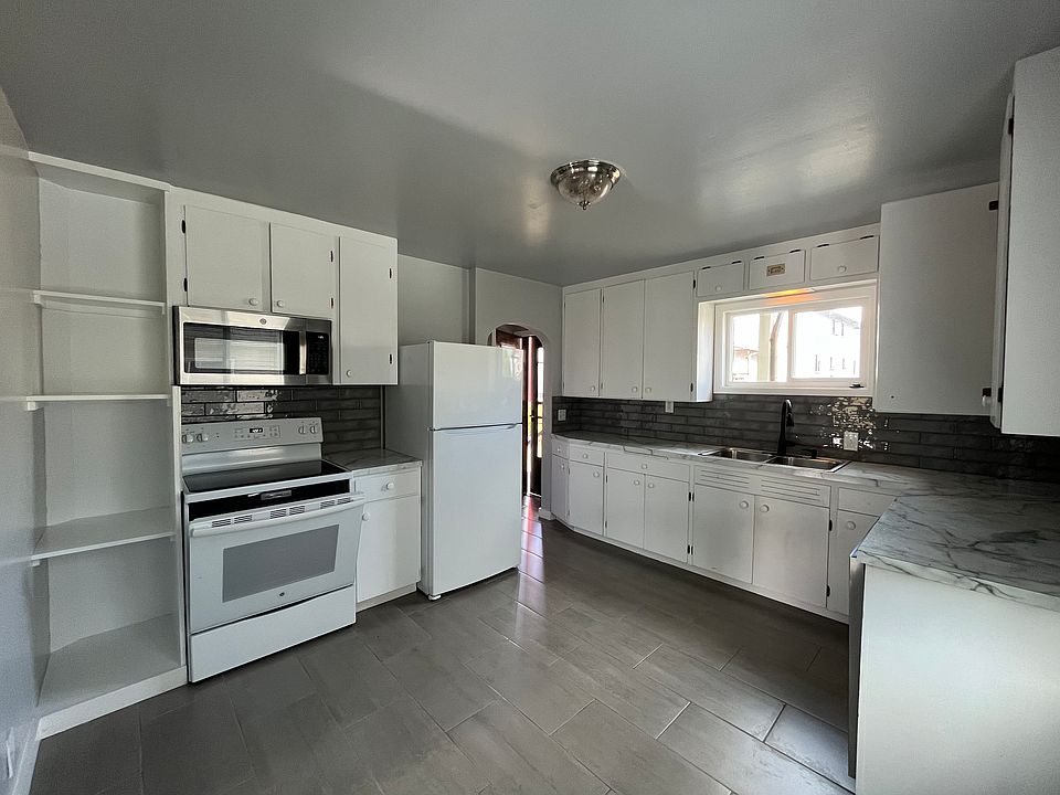large kitchen with lots of storage