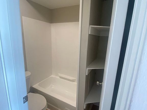 5th image of 4828 Liberty Ave #F7ad2b1f2