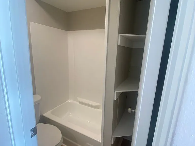 4828 Liberty Ave. — Photo 5
