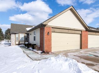 1988 N Kenwyck Dr, Ypsilanti, MI 48198