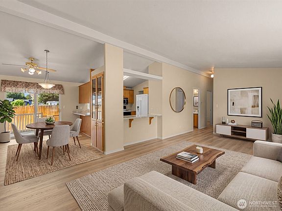 2nd image of 425 nightengale Place