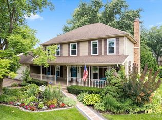 2061 Gladstone Dr, Wheaton, IL