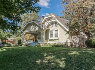 2 E Dartmouth Rd, Kansas City, MO 64113