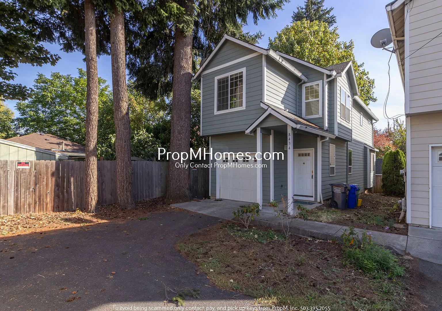 Charming SE 3 Bedroom Home with Attached Garage! — Photo 1