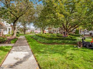 25 River Rd #B-21-221, Nutley, NJ 07110