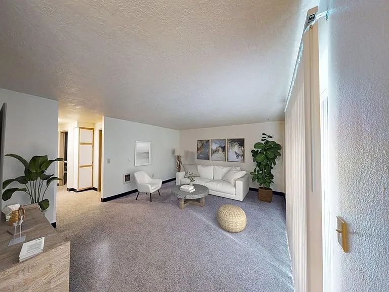 Tall Oaks Apartments — Photo 1
