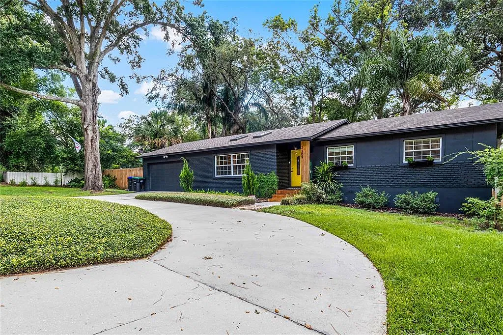 3 bed, 1.0 bath, 1729 sqft, $3,100 — Photo 1