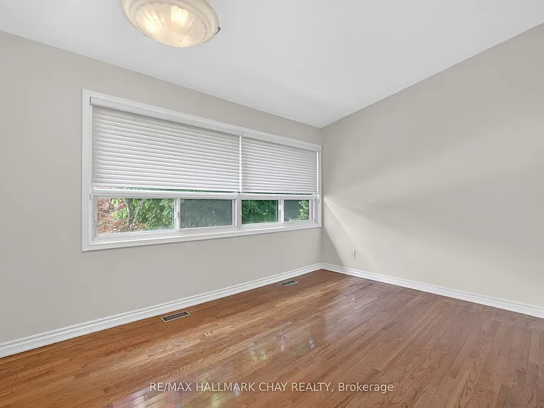 80 Beaumonde Heights Dr #UPPER — Photo 23